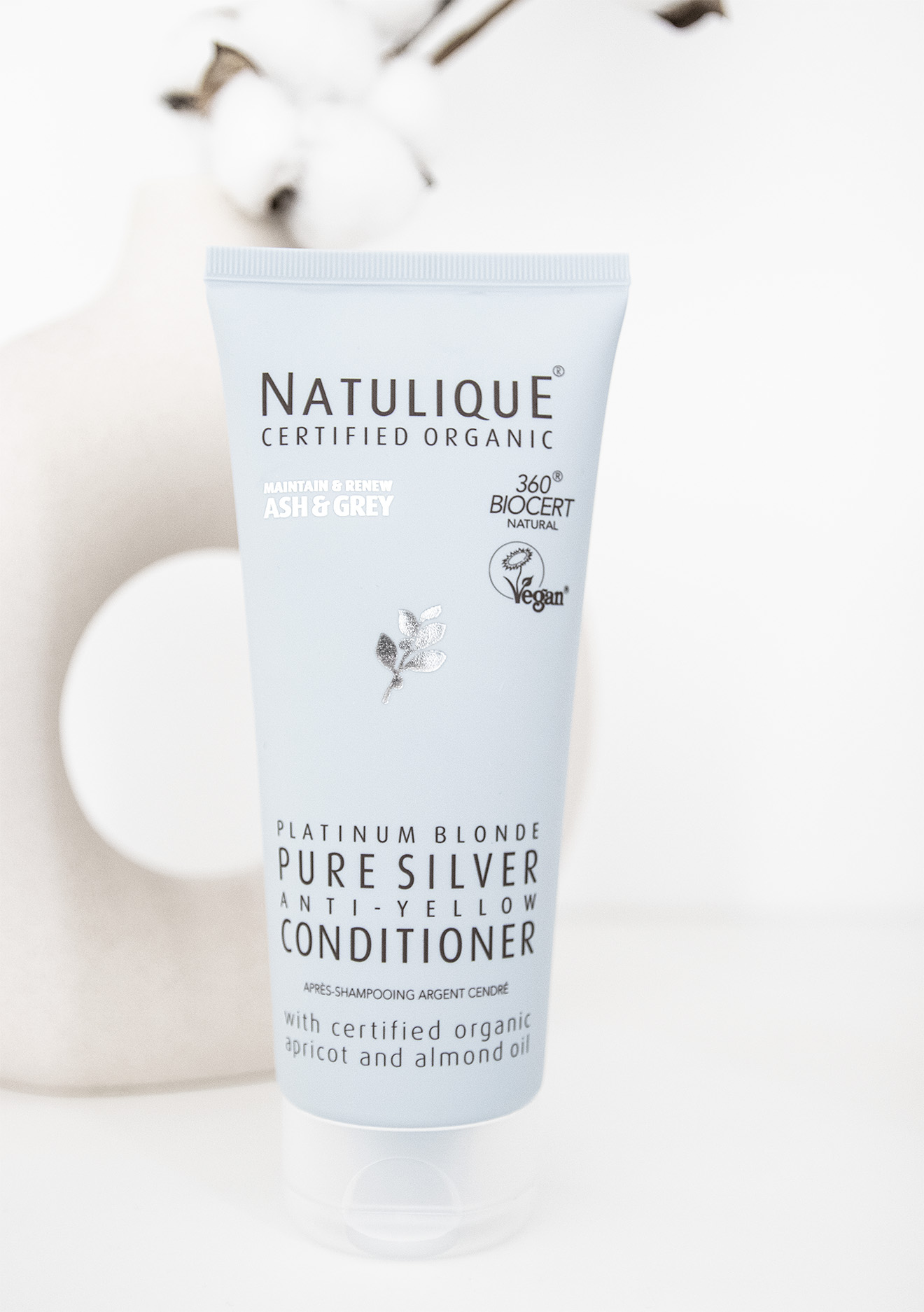 Natulique Organic Platinum Blonde Pure Silver Anti Yellow Conditioner